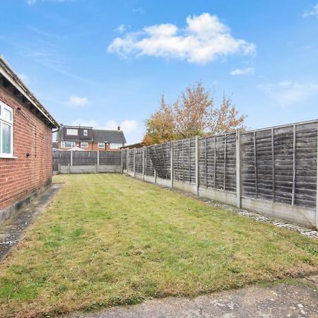 Onsitestays - Spacious 3 Bed House With Garden, Wifi & 4 Plus Parking Gravesend Buitenkant foto
