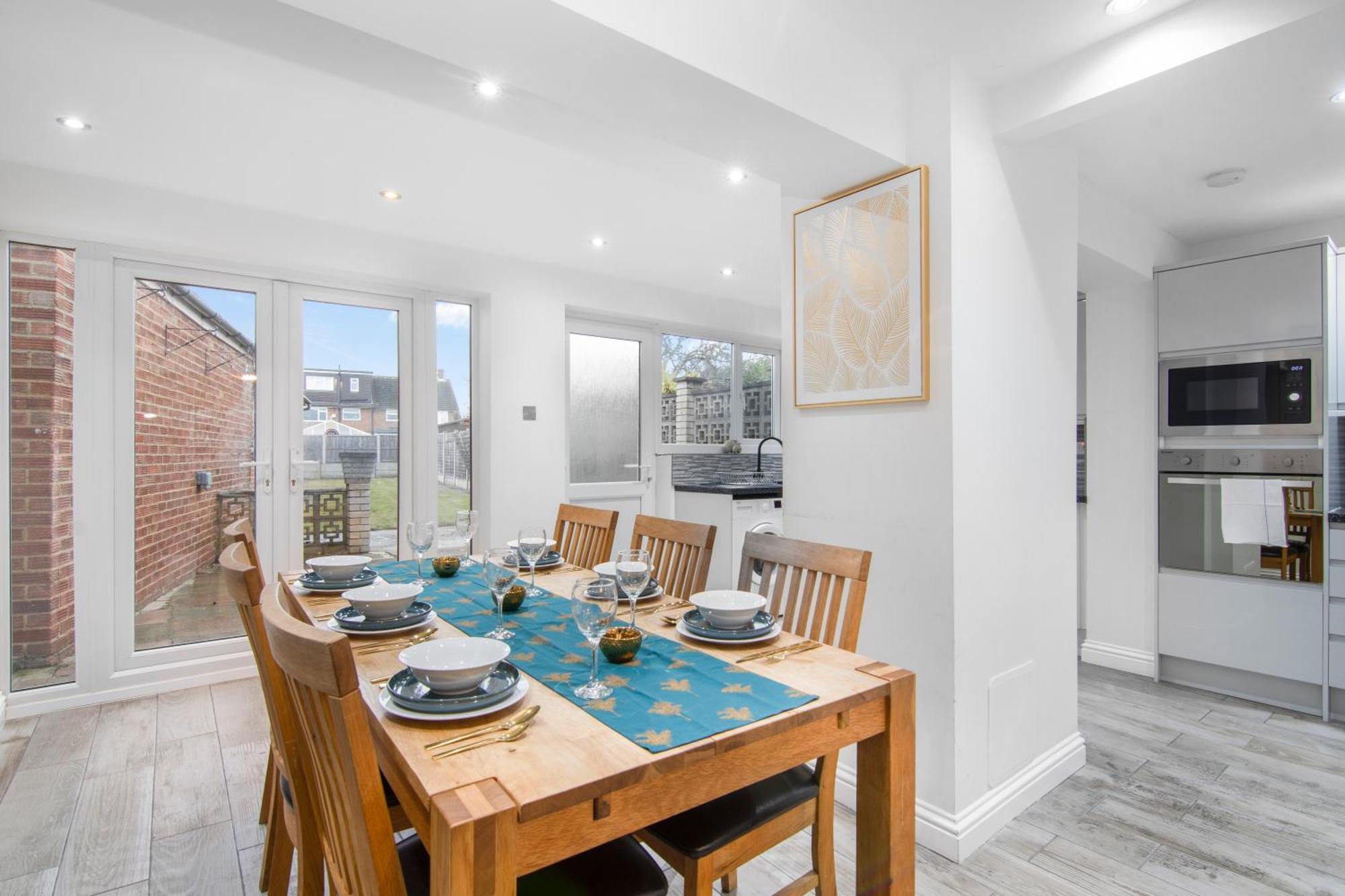Onsitestays - Spacious 3 Bed House With Garden, Wifi & 4 Plus Parking Gravesend Buitenkant foto