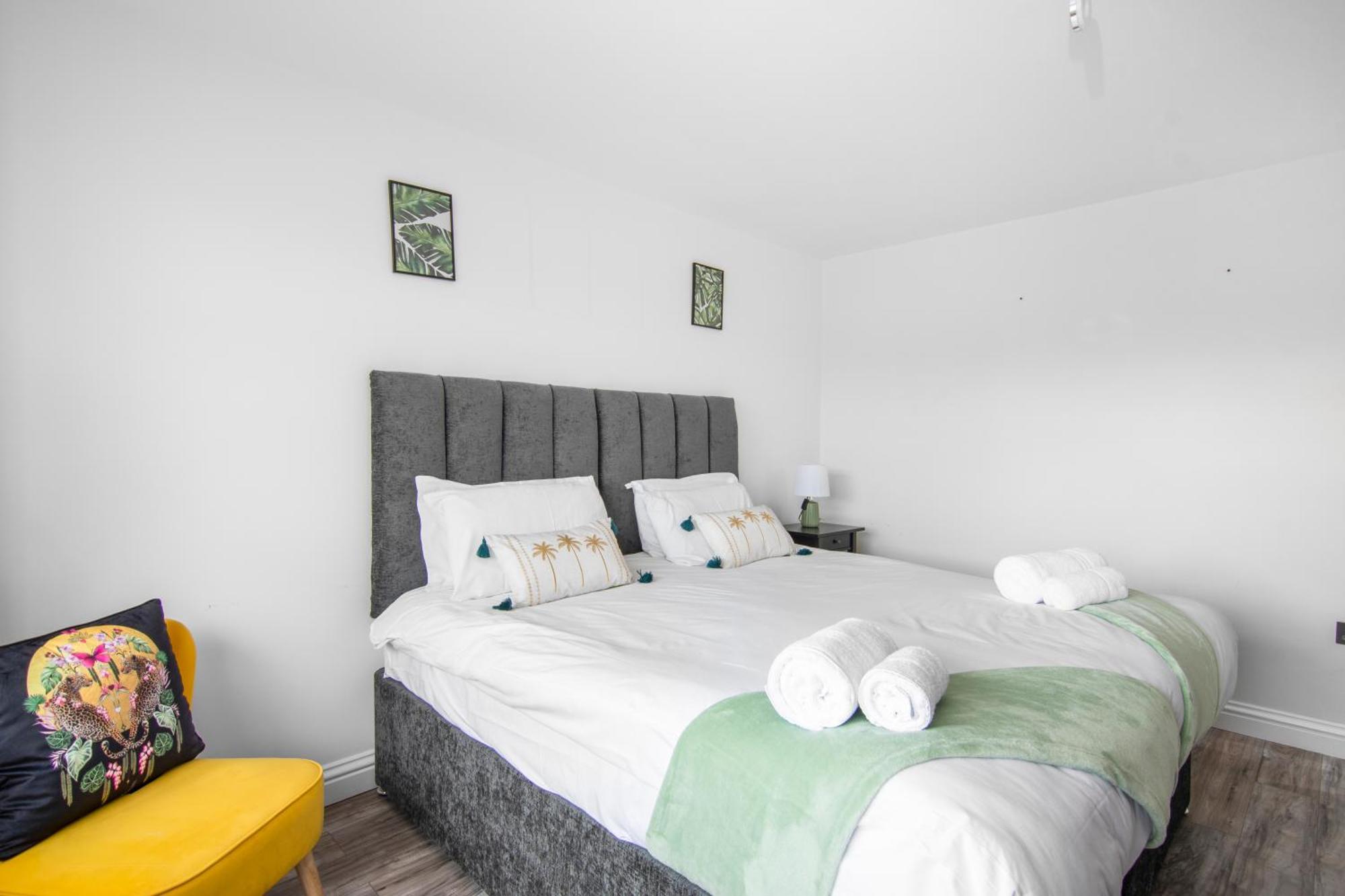 Onsitestays - Spacious 3 Bed House With Garden, Wifi & 4 Plus Parking Gravesend Buitenkant foto